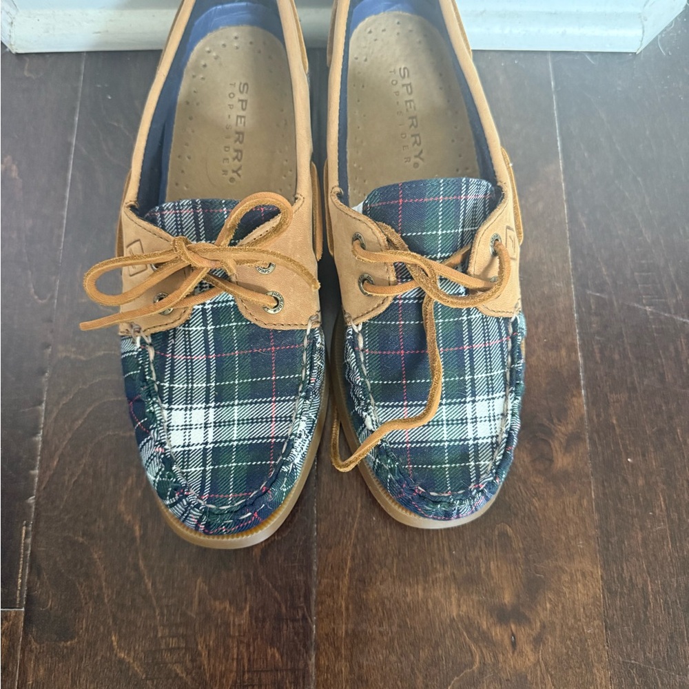 Women’s SPerry Blue and Green Plaid Top-sider Shoes with Tan Laces NWOT